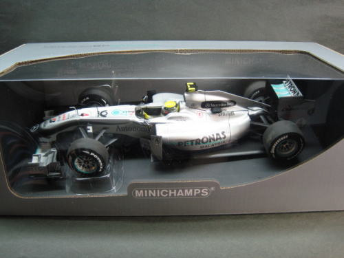 Mercedes W01 Nico Rosberg 2010 Minichamps 1/18
