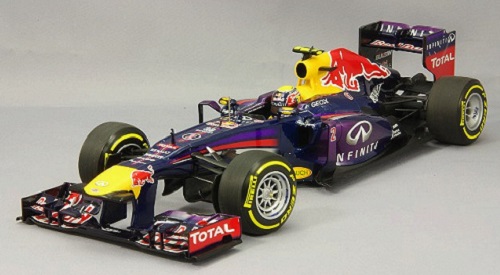 Red Bull Renault RB9 Mark Webber 2013 Minichamps 1/18