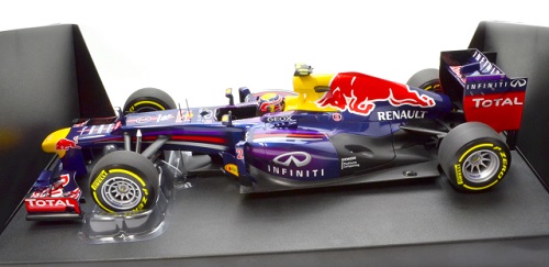 Red Bull Renault Showcar Mark Webber 2013 Minichamps 1/18