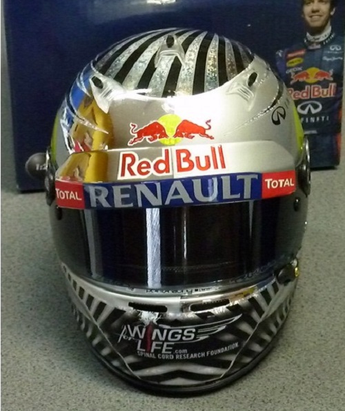 Casque Sebastian Vettel Red Bull World Champion Brésil 2012 Arai 1/2
