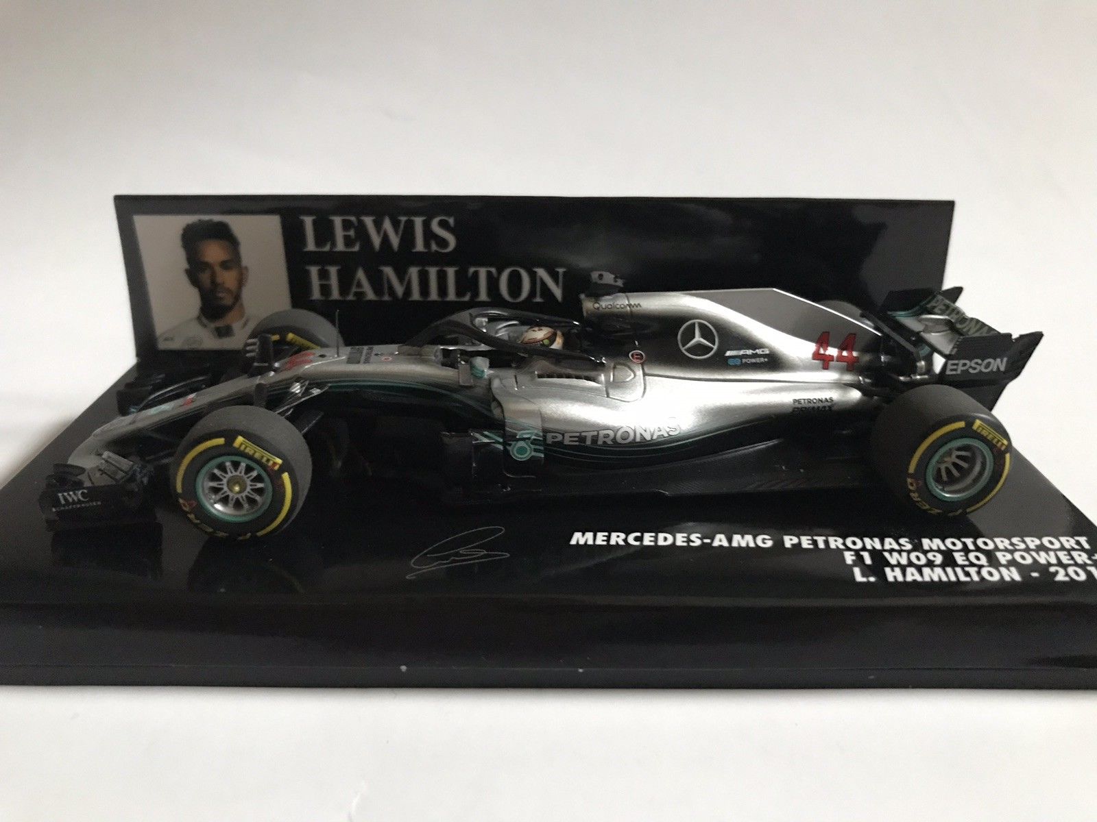 Mercedes W09 Lewis Hamilton World Champion du Monde 2018 Minichamps 1/43