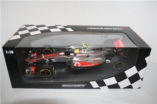 McLaren Mercedes Showcar Lewis Hamilton 2012 Minichamps  1/18