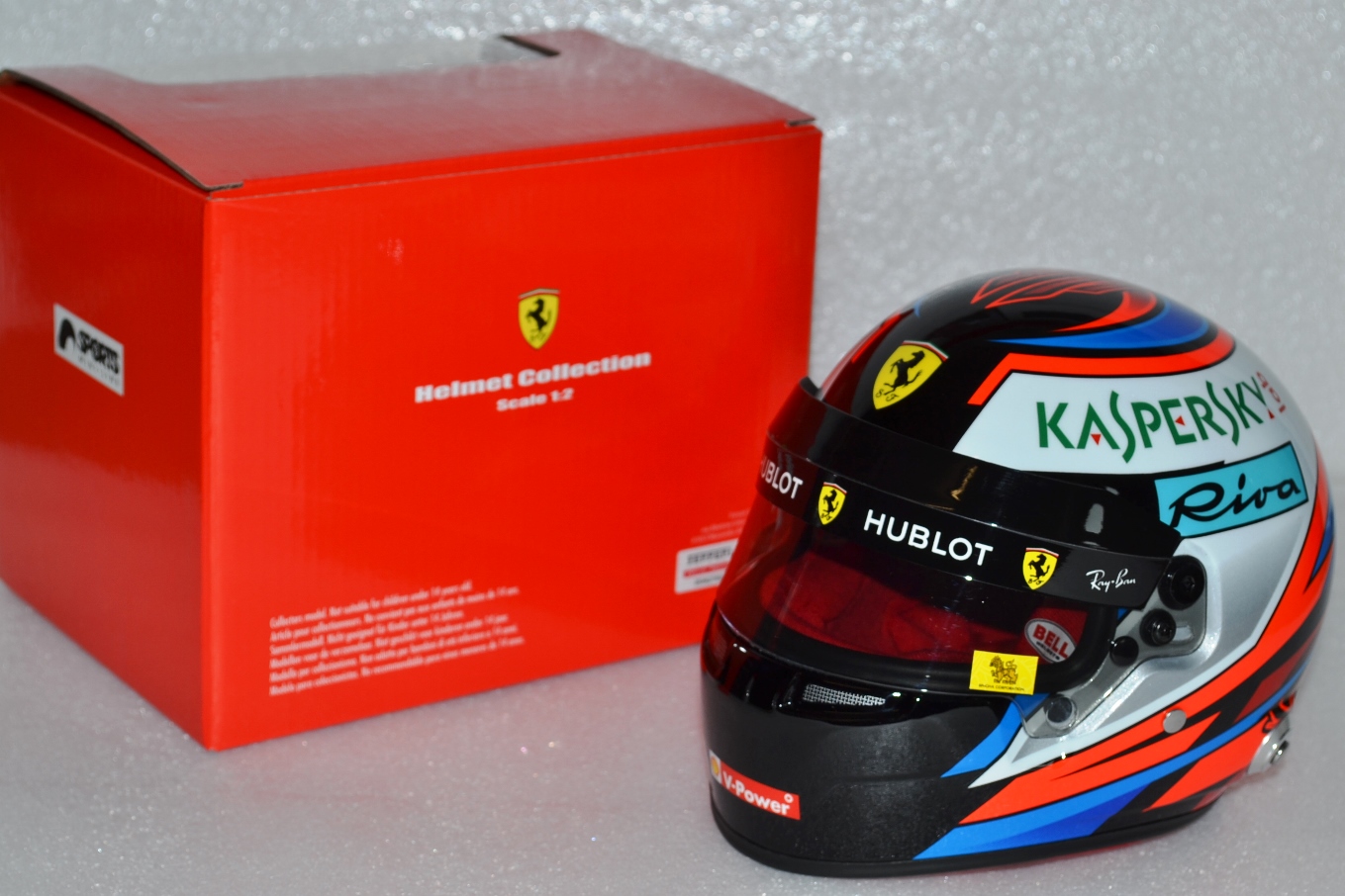 Ferrari SF71-H Casque Kimi Raikkonen 2018 Mini Helmet 1/2